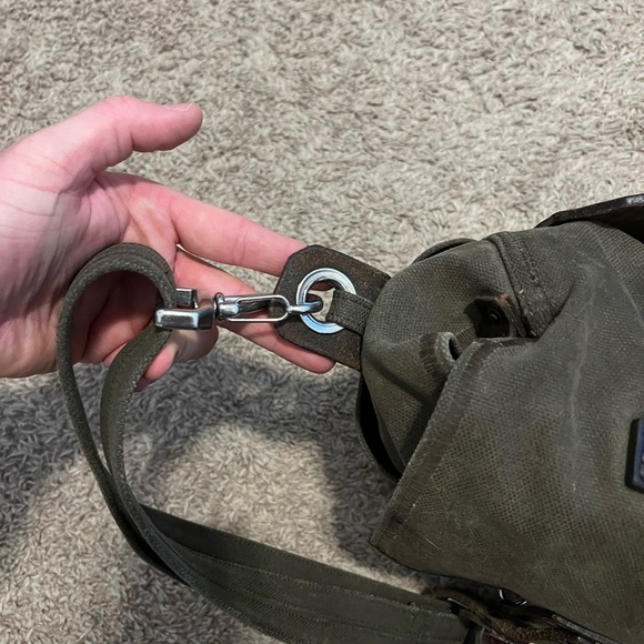 Saddleback Leather Mountainback Collection - *Original* Messenger Bag - Picture 16 of 16